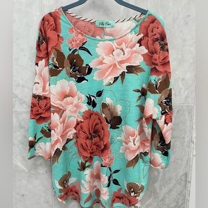 Filly Flair floral top size medium 3/4 sleeve